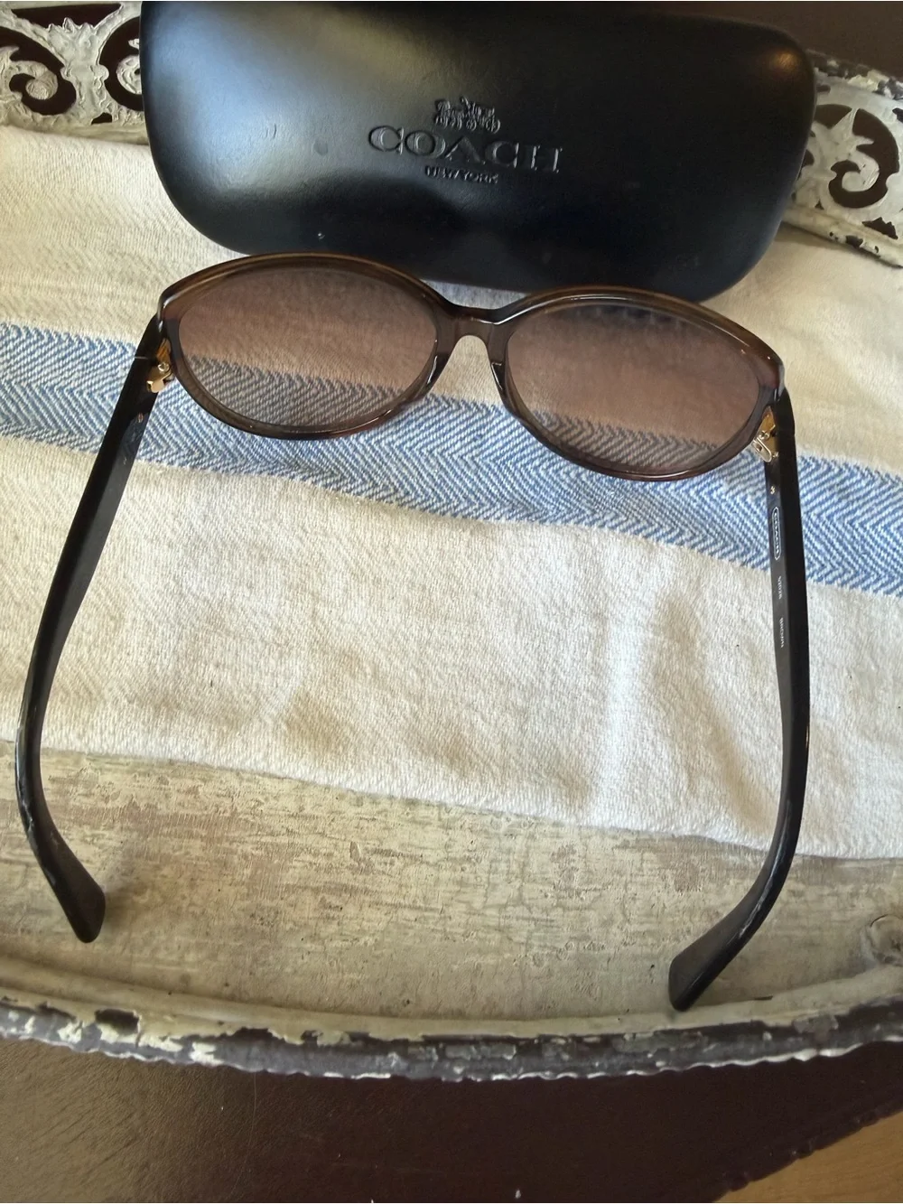 COACH Sunglasses & Case - Petite Size - Brown Tortoiseshell Signature C -S2028.
